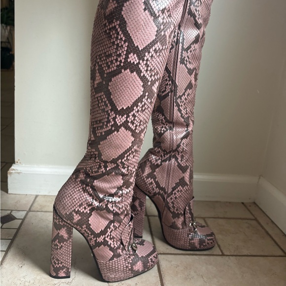 Pink Python Gucci Boots - Picture 5 of 10